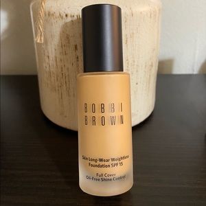 Bobbi Brown Skin Long-Wear Weightless Foundation